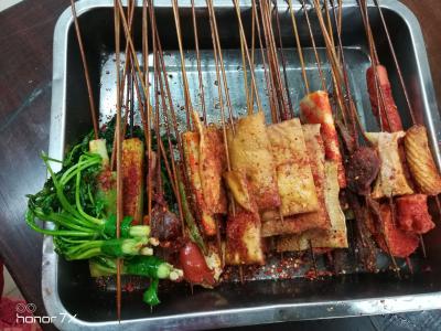 成都油炸串串技术培训哪里教的好？各种食材腌制方法