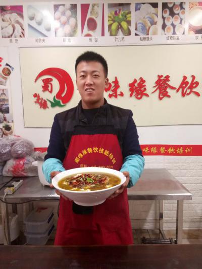 重庆万州烤鱼技术培训哪家好？学习烤鱼技术培训做法