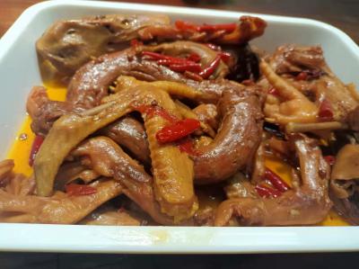  绝味卤菜技术培训班哪里好？培训理论和实践结合