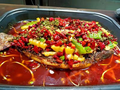 万州烤鱼技术培训怎样可以学好？培训期间包食宿