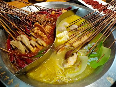 四川串串香技术培训多少钱？四川串串汤底培训