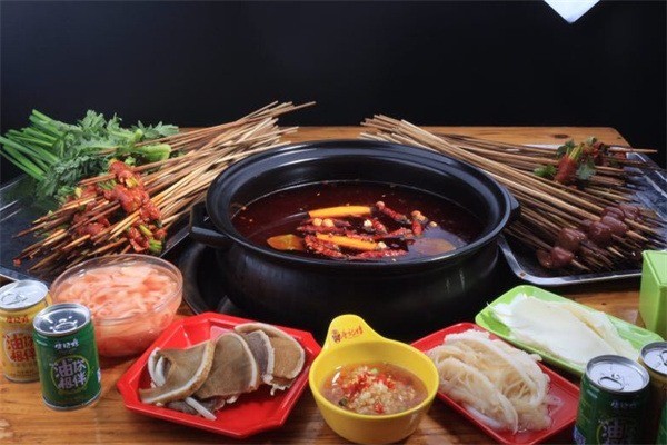 四川成都串串香培训班哪家好？串串香底料技术培训哪家好？