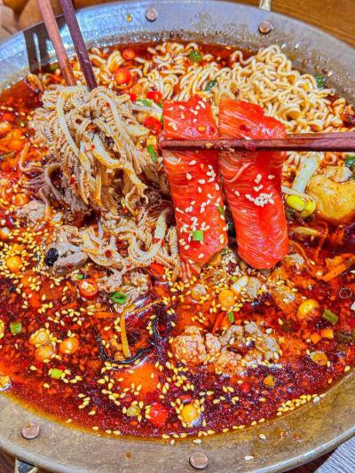 如何挑选冒菜培训学校？掌握正宗冒菜制作技艺的关键方法
